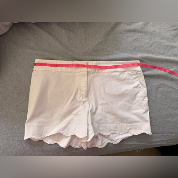 Ann Taylor LOFT 14 scalloped white shorts EUC - Picture 3 of 6